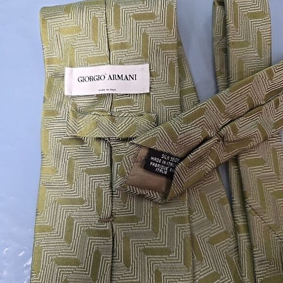 Giorgio Armani Men's Green Tie 60"x3.75" Geometric Silk Necktie Made in Italy - Picture 2 of 8